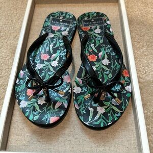 Kate Spade flip flops. Size 7/8